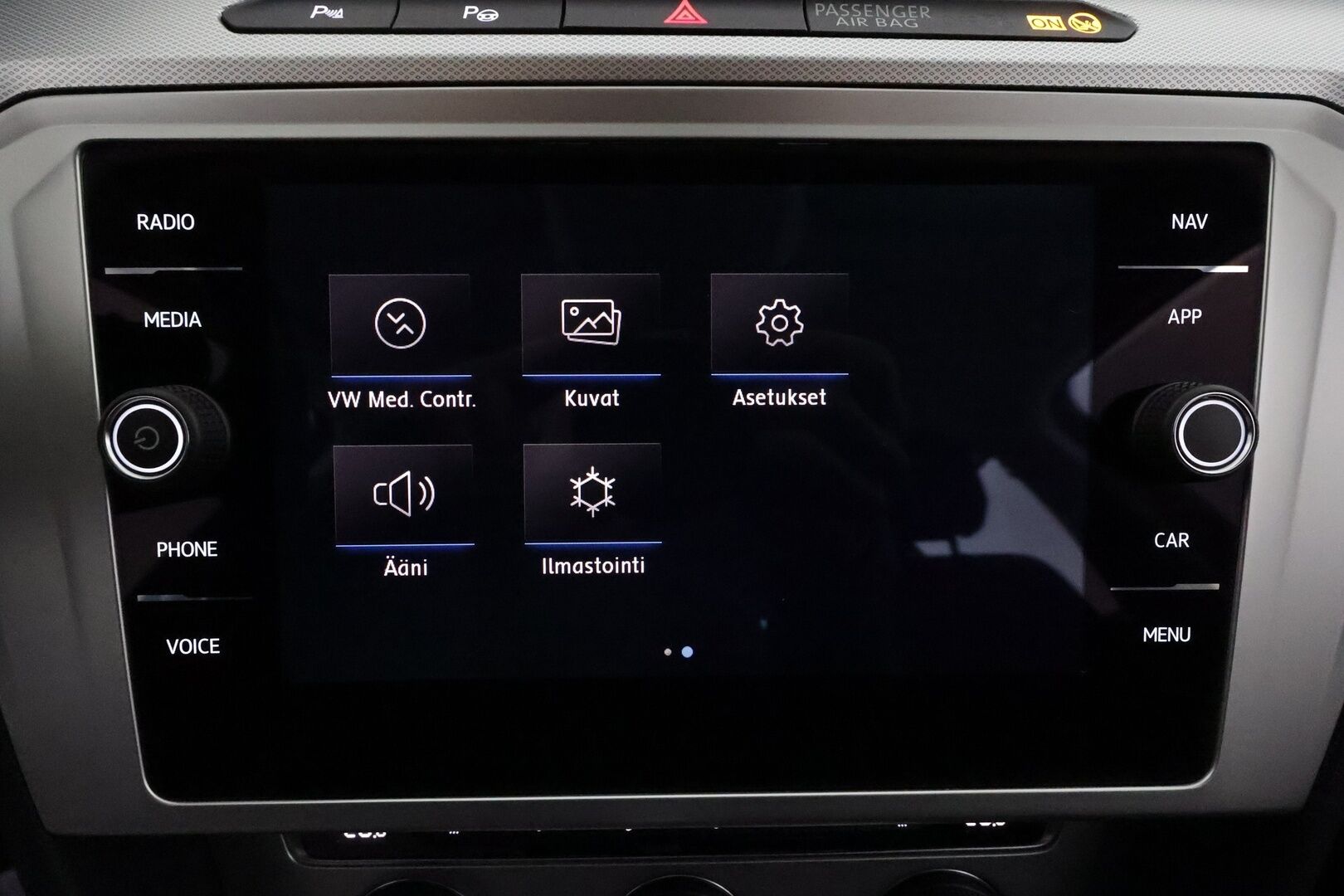 Volkswagen Passat 2019 Variant Comfortline 2,0 TDI 110 kW DSG **Adapt.vakkari / Webasto / Koukku / LED / P.tutkat / Sähhköluukku** - Suomi-auto / Kahdet renkaat aluvanteilla / Ratin ja tuulilasin lämmitin / Penkinlämmittimet takana