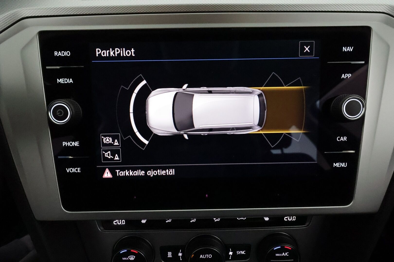 Volkswagen Passat 2019 Variant Comfortline 2,0 TDI 110 kW DSG **Adapt.vakkari / Webasto / Koukku / LED / P.tutkat / Sähhköluukku** - Suomi-auto / Kahdet renkaat aluvanteilla / Ratin ja tuulilasin lämmitin / Penkinlämmittimet takana