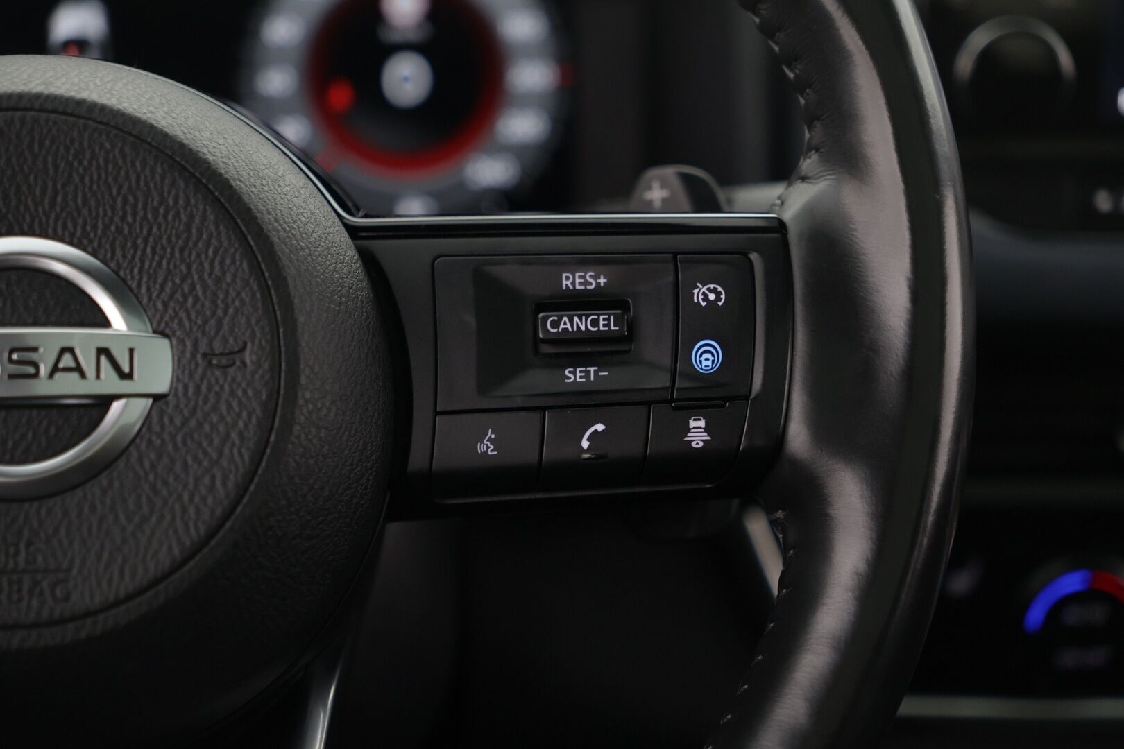 Nissan Qashqai 2022 MHEV 158 Xtronic 2WD Tekna+ - ACC / HUD / BLIS / Navi / BOSE / 360 / Adapt. LED / Panoraama / Ilmastoidut ja hierovat etuistuimet muistilla