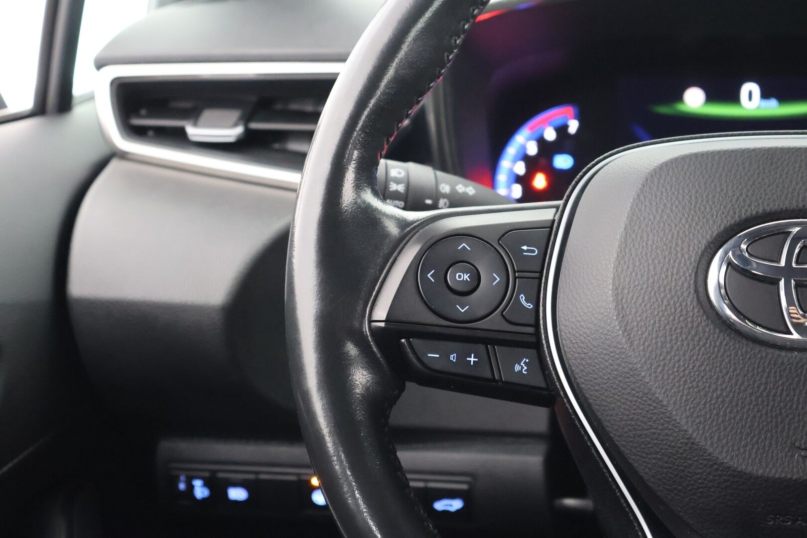 Toyota Corolla 2022 Touring Sports 1,8 Hybrid Active / ACC / LED / Navi / Keyless / 2x Renkaat / Huollettu 01/26/ Suomi-auto - Huoltokirja & Lämpöratti & Kaistavahti!