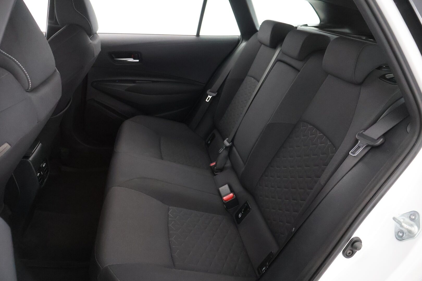 Toyota Corolla 2022 Touring Sports 1,8 Hybrid Active / ACC / LED / Navi / Keyless / 2x Renkaat / Huollettu 01/26/ Suomi-auto - Huoltokirja & Lämpöratti & Kaistavahti!