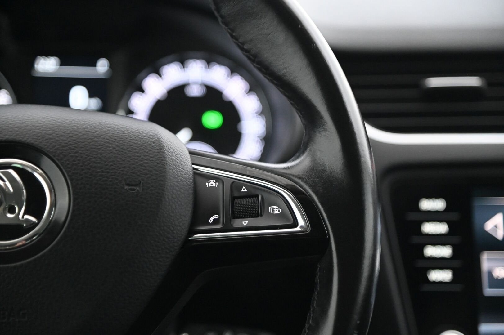 Skoda Octavia 2017 1.4 TSI Ambition DSG *Facelift / Vetokoukku / Lohko sisäpistokkeella / 2x aluvanteet* - *Leimaa 7.9.2026 / Juuri saapunut*