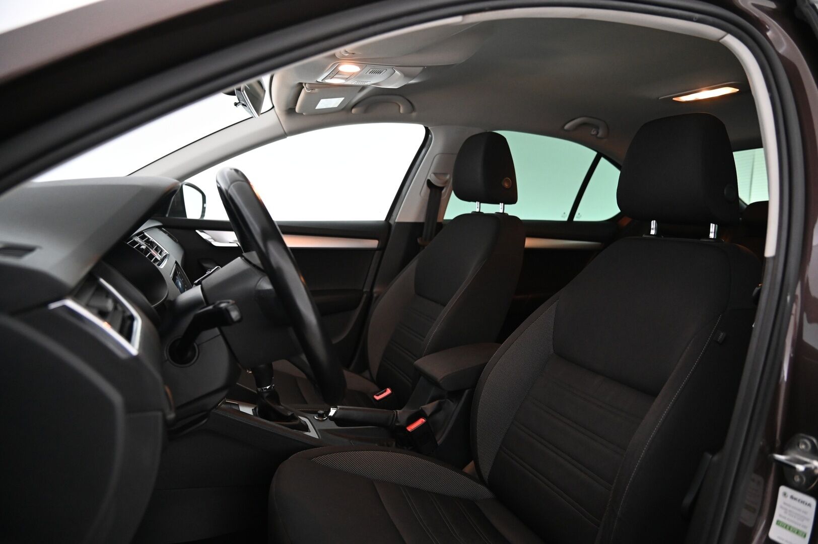 Skoda Octavia 2017 1.4 TSI Ambition DSG *Facelift / Vetokoukku / Lohko sisäpistokkeella / 2x aluvanteet* - *Leimaa 7.9.2026 / Juuri saapunut*