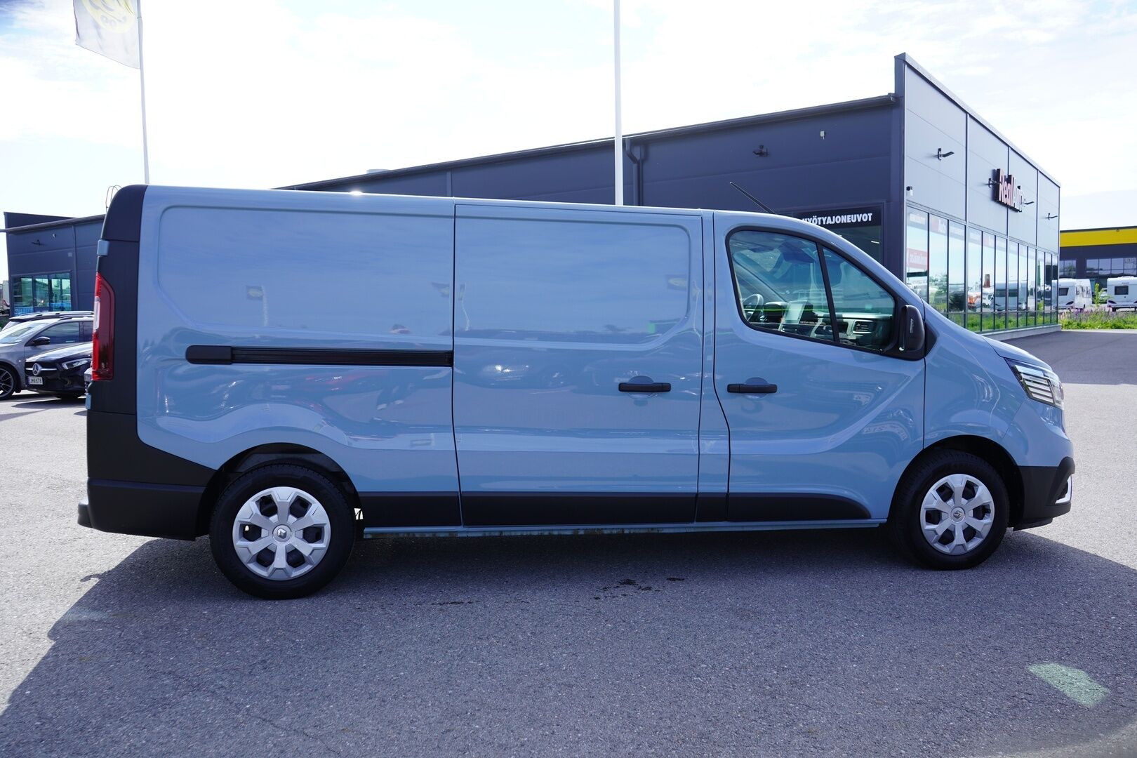 Renault Trafic 2022 Blue dCi 130 L2H1 6,7m3 Nordic Edition *Eber / Kamera / Navi / Vetokoukku / Vakkari* - Suomi-auto / Kahdet renkaat / Myydään juuri huollettuna
