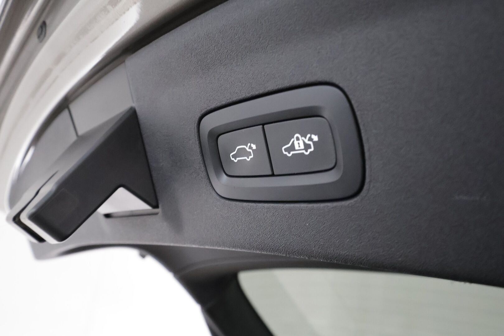 Polestar 2 2022 Long Range Single Motor **1.Om Suomi-auto / Lämpöpumppu / Koukku / Sporttipenkki Muistilla / P. Kamera / Harman/Kardon** - 3,99 % KORKOTARJOUS TÄHÄN AUTOON - Akku kuntotarkastettu / LED-valot / Google Maps / Kaistavahti / KeylessGO / 2x Renkaat 
