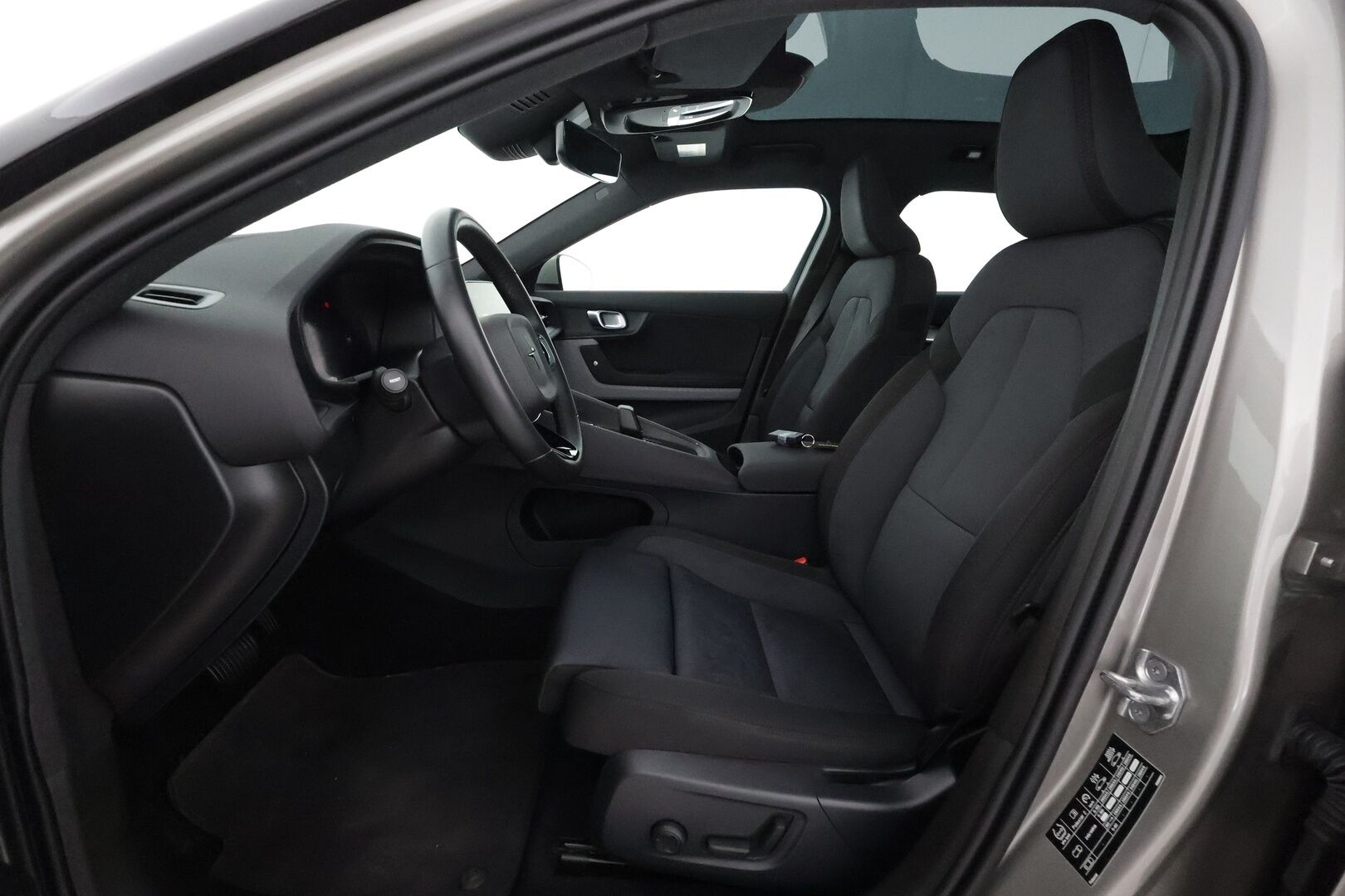 Polestar 2 2022 Long Range Single Motor **1.Om Suomi-auto / Lämpöpumppu / Koukku / Sporttipenkki Muistilla / P. Kamera / Harman/Kardon** - 3,99 % KORKOTARJOUS TÄHÄN AUTOON - Akku kuntotarkastettu / LED-valot / Google Maps / Kaistavahti / KeylessGO / 2x Renkaat 