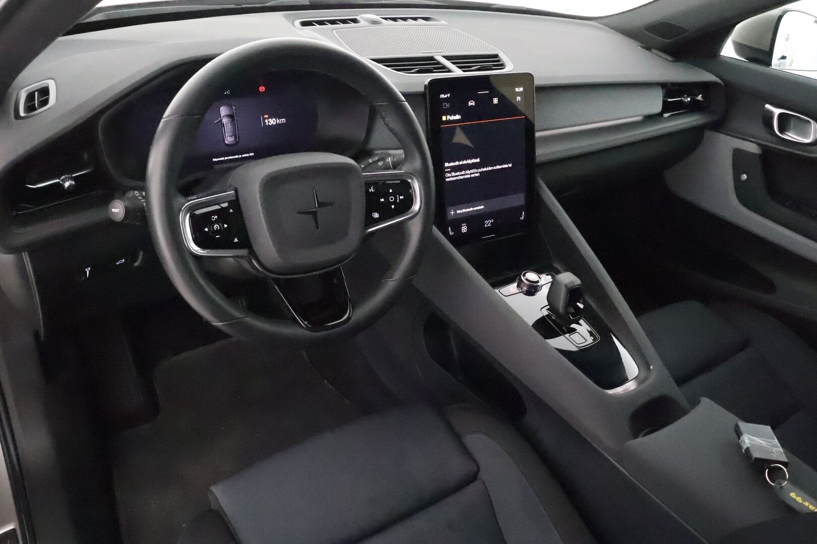 Polestar 2 2022 Long Range Single Motor **1.Om Suomi-auto / Lämpöpumppu / Koukku / Sporttipenkki Muistilla / P. Kamera / Harman/Kardon** - 3,99 % KORKOTARJOUS TÄHÄN AUTOON - Akku kuntotarkastettu / LED-valot / Google Maps / Kaistavahti / KeylessGO / 2x Renkaat 