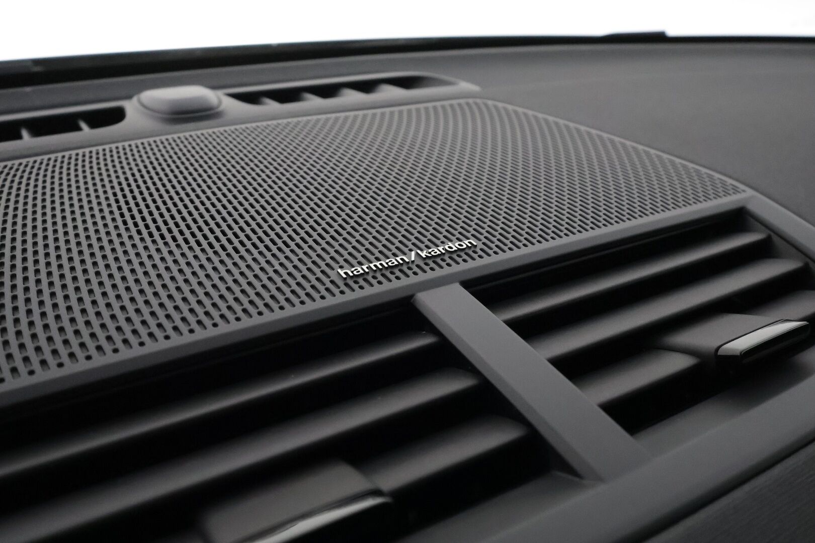 Polestar 2 2022 Long Range Single Motor **1.Om Suomi-auto / Lämpöpumppu / Koukku / Sporttipenkki Muistilla / P. Kamera / Harman/Kardon** - 3,99 % KORKOTARJOUS TÄHÄN AUTOON - Akku kuntotarkastettu / LED-valot / Google Maps / Kaistavahti / KeylessGO / 2x Renkaat 