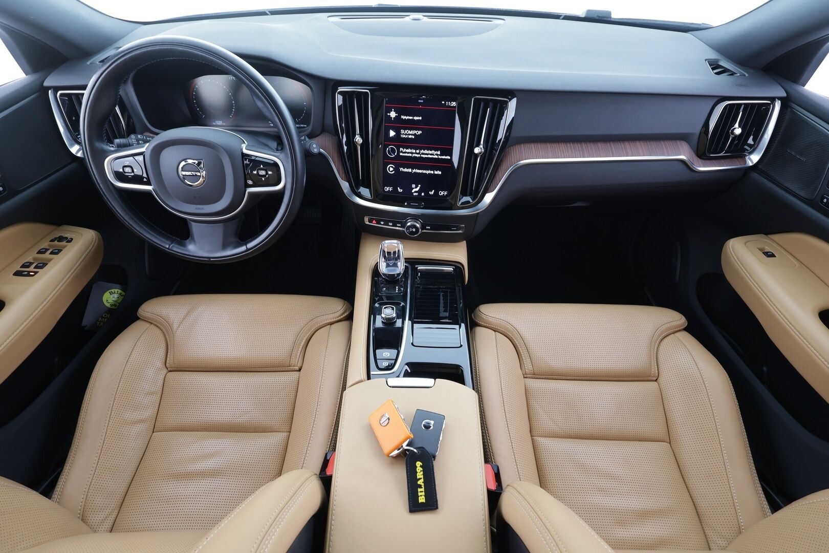 Volvo V60 2022 T6 AWD Long Range Inscription Edition aut - | Panorama | Koukku | ACC | Full-LED | P.Kamera | Ilmastoidut Sporttinahat Muistilla | Lisälämmitin | Kaistavahti | Navi | Keyless | Merkkihuollot | 2x Latauskaapelit | Kahdet renkaat | Suomi-auto |