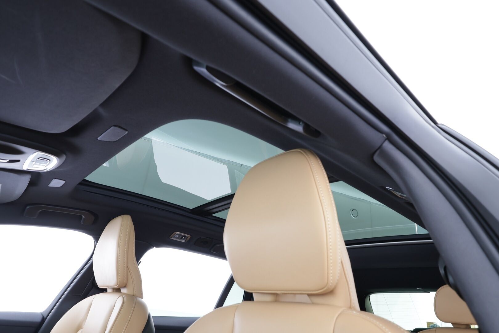 Volvo V60 2022 T6 AWD Long Range Inscription Edition aut - | Panorama | Koukku | ACC | Full-LED | P.Kamera | Ilmastoidut Sporttinahat Muistilla | Lisälämmitin | Kaistavahti | Navi | Keyless | Merkkihuollot | 2x Latauskaapelit | Kahdet renkaat | Suomi-auto |