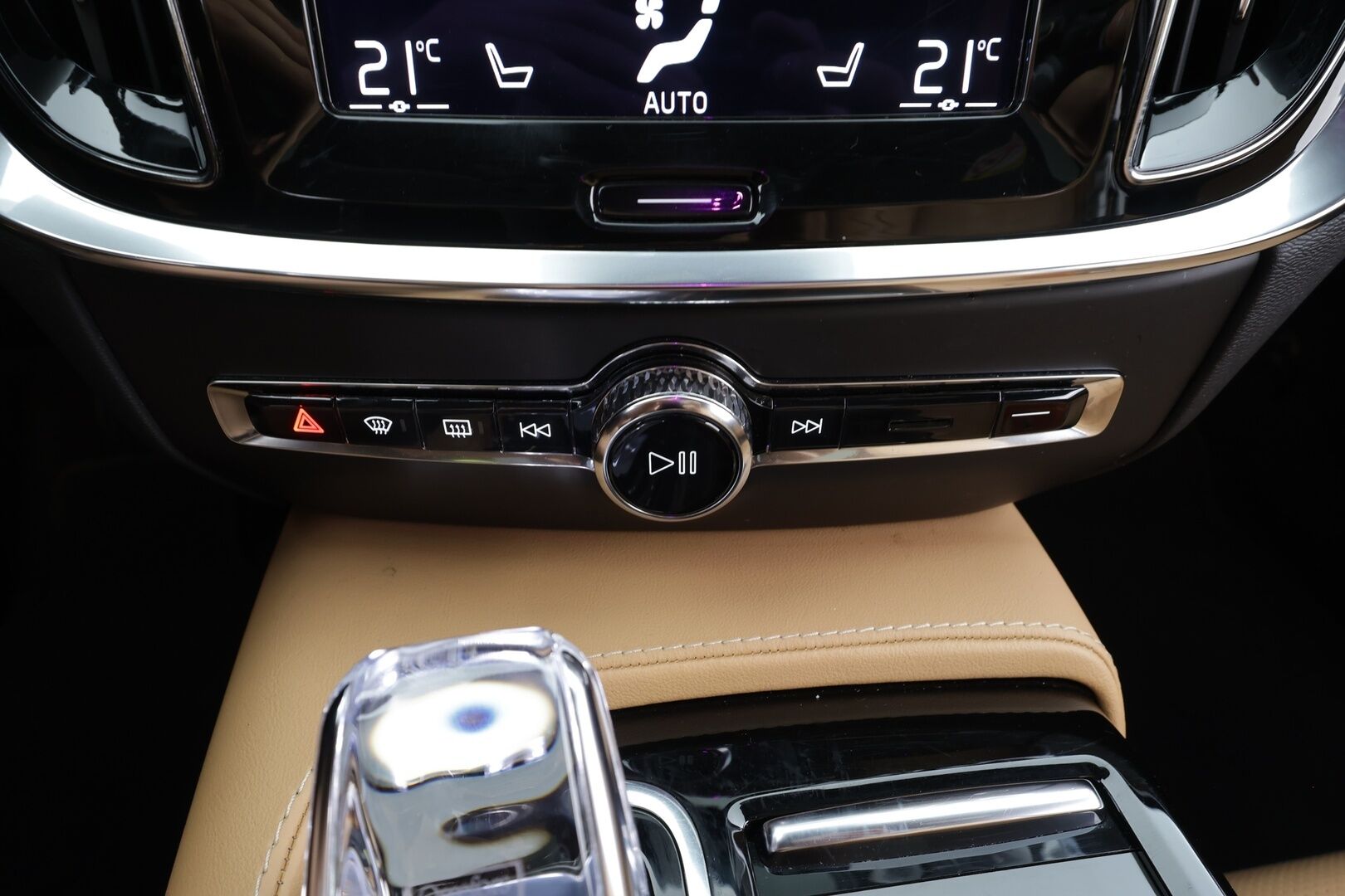 Volvo V60 2022 T6 AWD Long Range Inscription Edition aut - | Panorama | Koukku | ACC | Full-LED | P.Kamera | Ilmastoidut Sporttinahat Muistilla | Lisälämmitin | Kaistavahti | Navi | Keyless | Merkkihuollot | 2x Latauskaapelit | Kahdet renkaat | Suomi-auto |