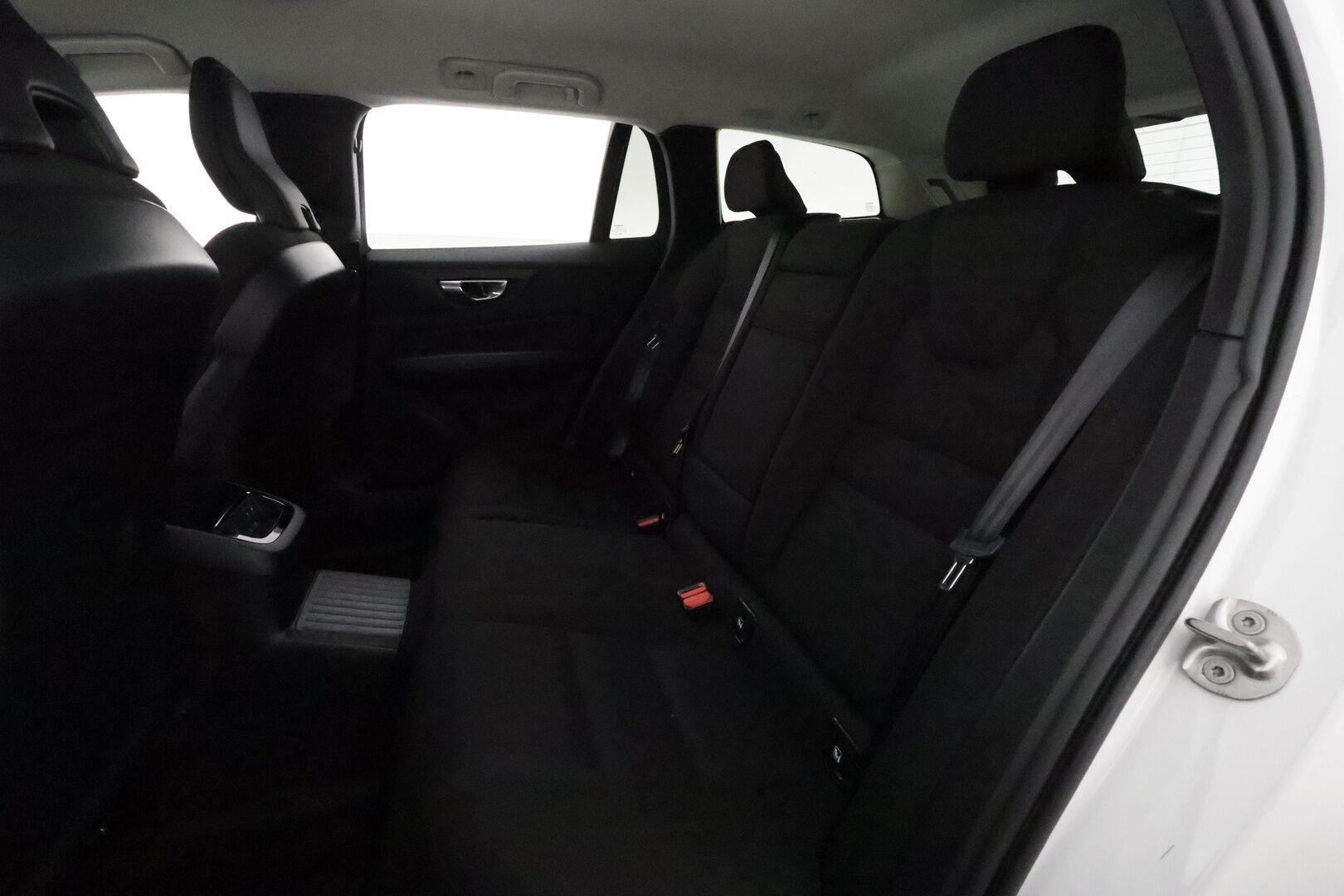 Volvo V60 2022 T6 AWD Long Range Inscription Expression / VOC / Lämmitin / P-tutka / High perf. audio - 1 om Suomi auto / SoH 96.6% / Merkkihuollettu