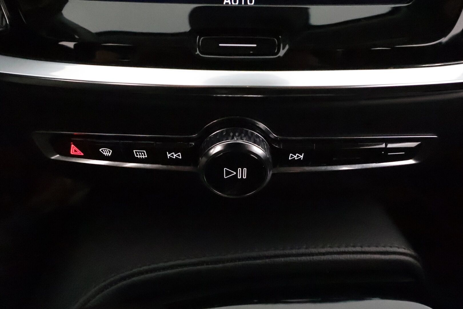 Volvo V60 2022 T6 AWD Long Range Inscription Expression / VOC / Lämmitin / P-tutka / High perf. audio - 1 om Suomi auto / SoH 96.6% / Merkkihuollettu