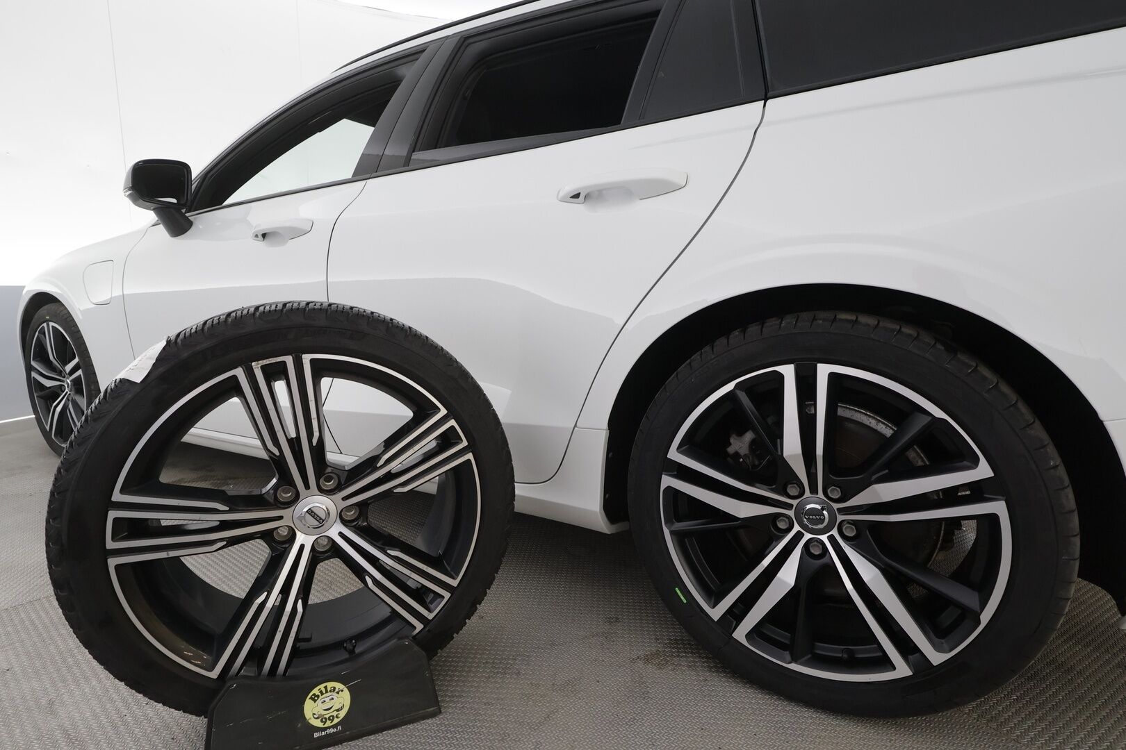 Volvo V60 2022 T6 AWD Long Range R-Design Edition aut - | ACC | Pilot assist | Muistipenkki | Full-LED | Puolinahat | Sporttipenkit | P.kamera | Keyless | High performance audio | Merkkihuollot | 