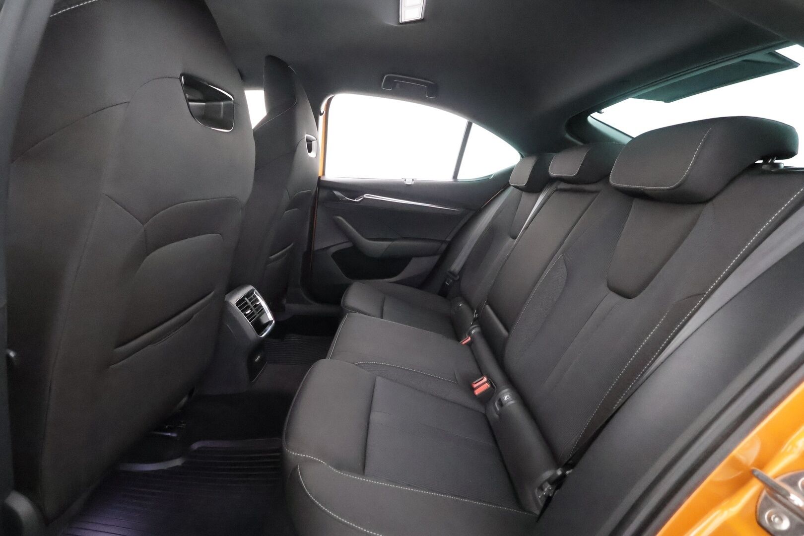 Skoda Octavia 2022 1.5 TSI Style eTEC DSG Autom. - ACC | Webasto | P.Kamera | Matrix-LED | Muistipenkki | Keyless | Apple&Android | Suomi-auto | Merkkihuollettu - KORKO VAIN 3,99 %