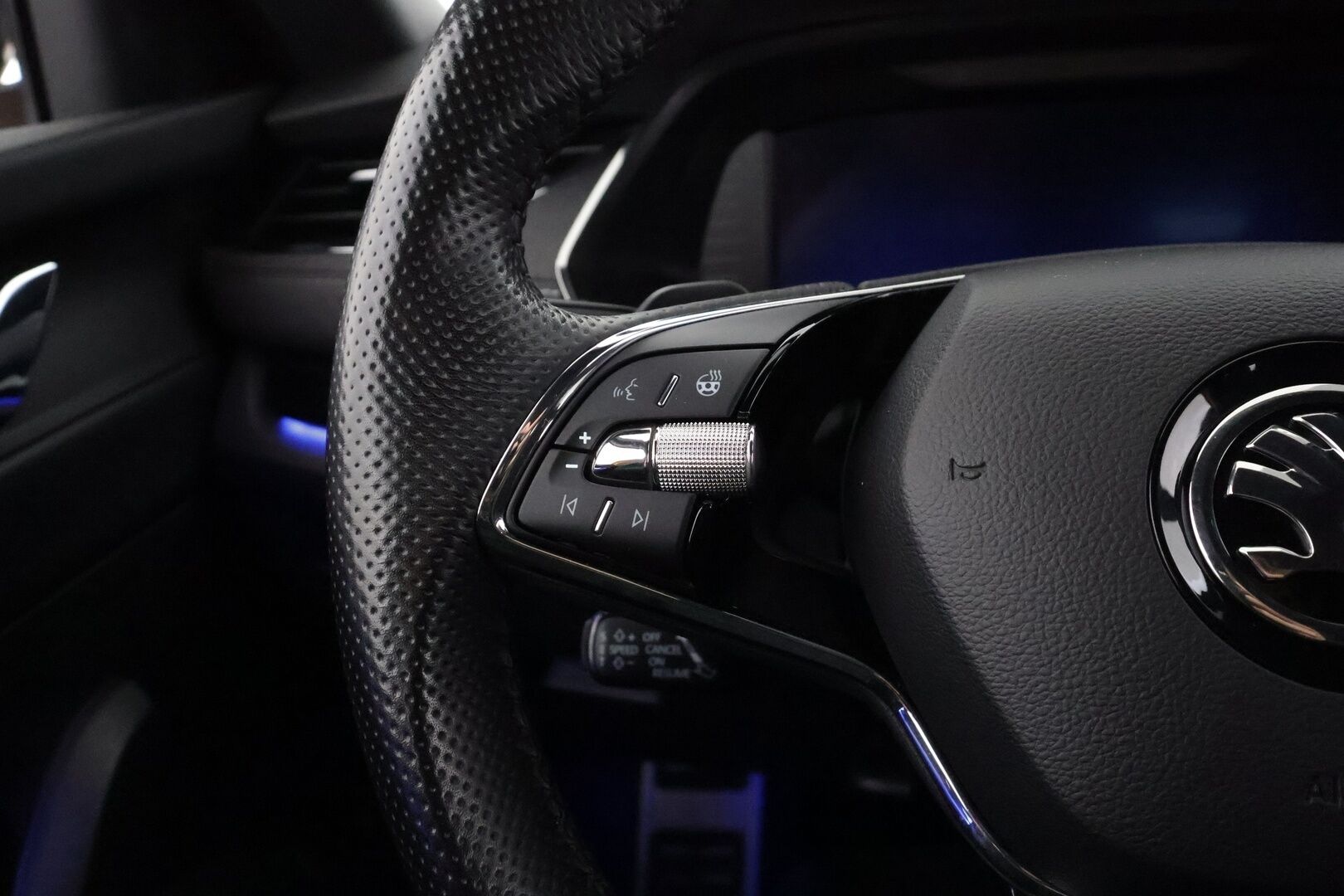 Skoda Octavia 2022 1.5 TSI Style eTEC DSG Autom. - ACC | Webasto | P.Kamera | Matrix-LED | Muistipenkki | Keyless | Apple&Android | Suomi-auto | Merkkihuollettu - KORKO VAIN 3,99 %