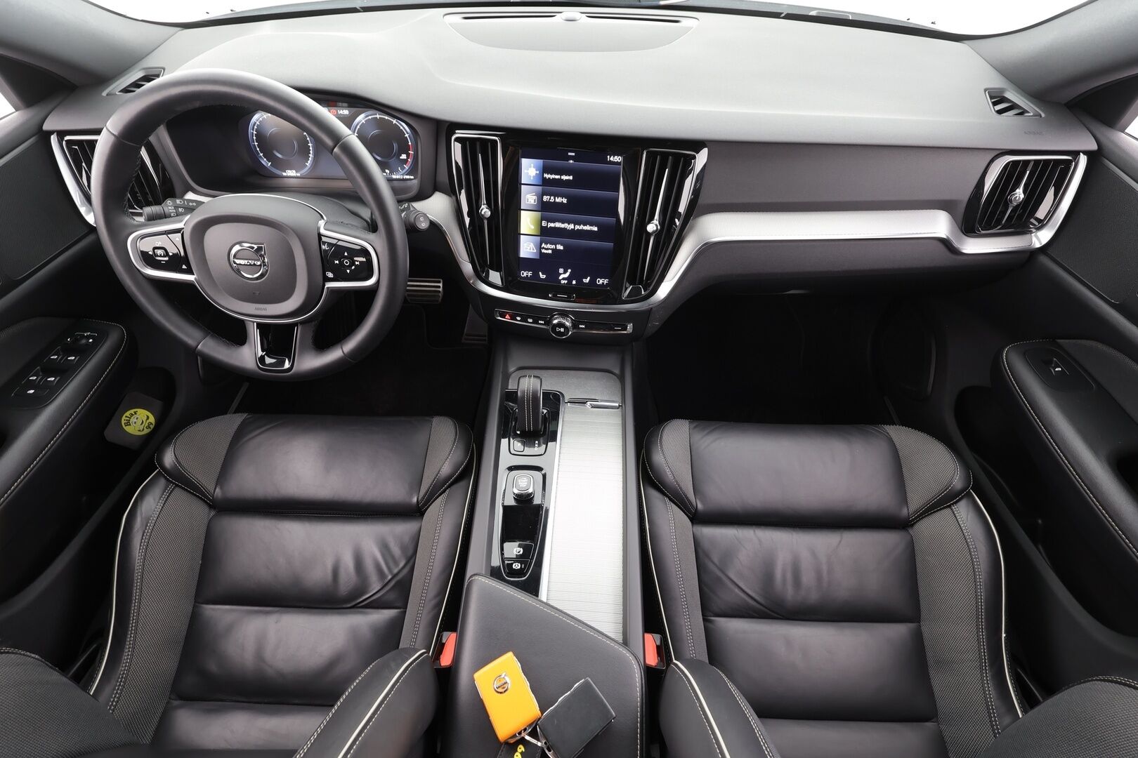 Volvo V60 2022 B4 MHEV Business R-Design Edition DCT aut * Webasto / Koukku / ACC / Full-LED / P.Kamera / Muistipenkki / Navi / Keyless * - 1-om Suomi-auto / Kahdet renkaat aluvanteilla / Merkkihuollot