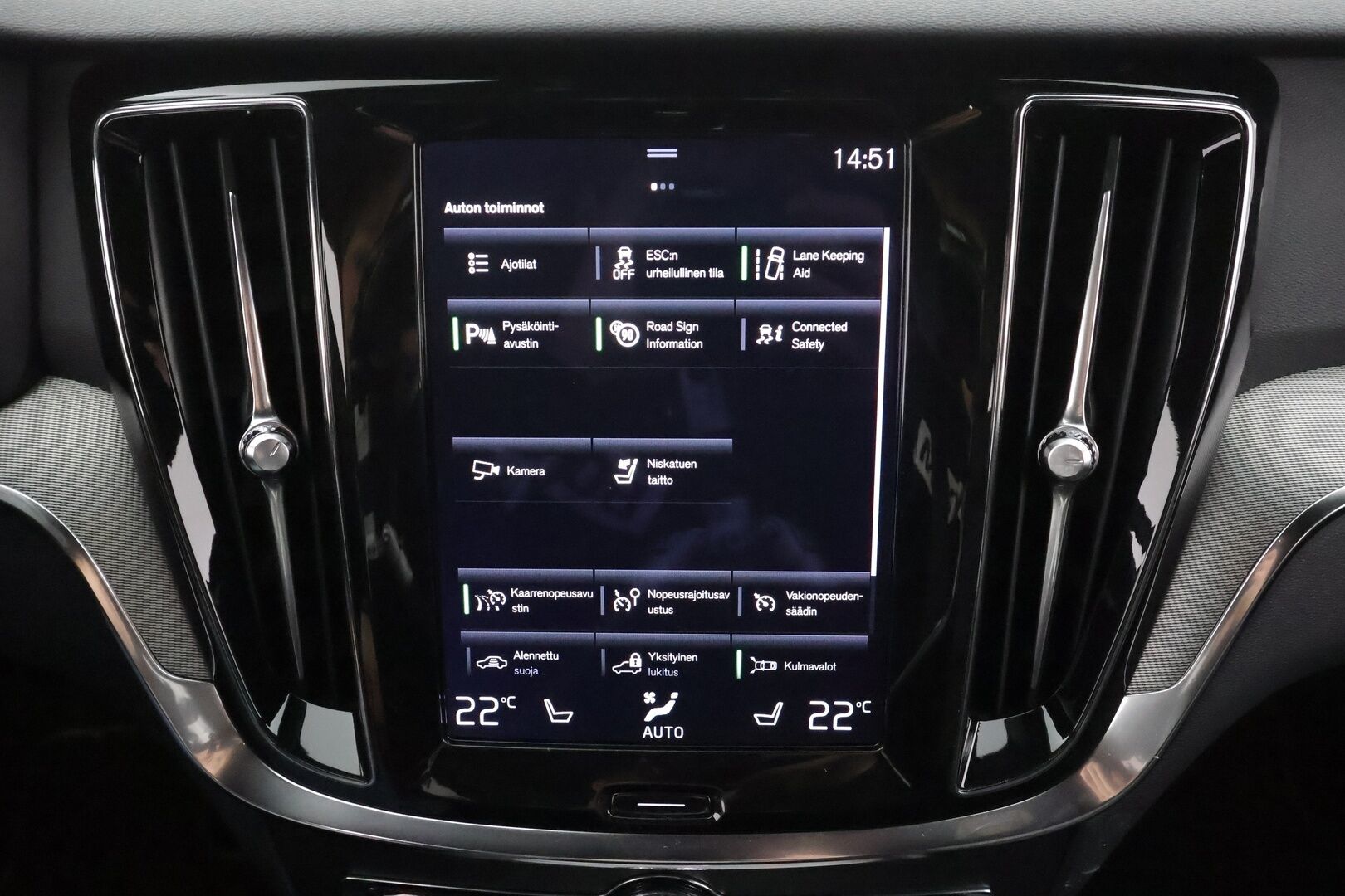 Volvo V60 2022 B4 MHEV Business R-Design Edition DCT aut * Webasto / Koukku / ACC / Full-LED / P.Kamera / Muistipenkki / Navi / Keyless * - 1-om Suomi-auto / Kahdet renkaat aluvanteilla / Merkkihuollot