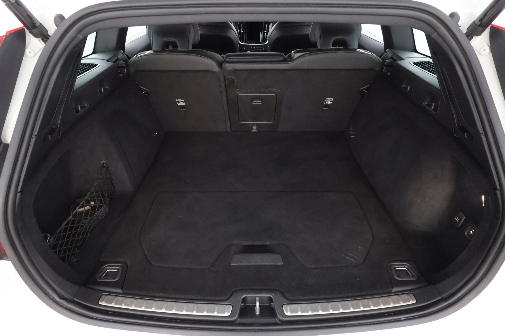 Volvo V60 2022 B4 MHEV Business R-Design Edition DCT aut * Webasto / Koukku / ACC / Full-LED / P.Kamera / Muistipenkki / Navi / Keyless * - 1-om Suomi-auto / Kahdet renkaat aluvanteilla / Merkkihuollot