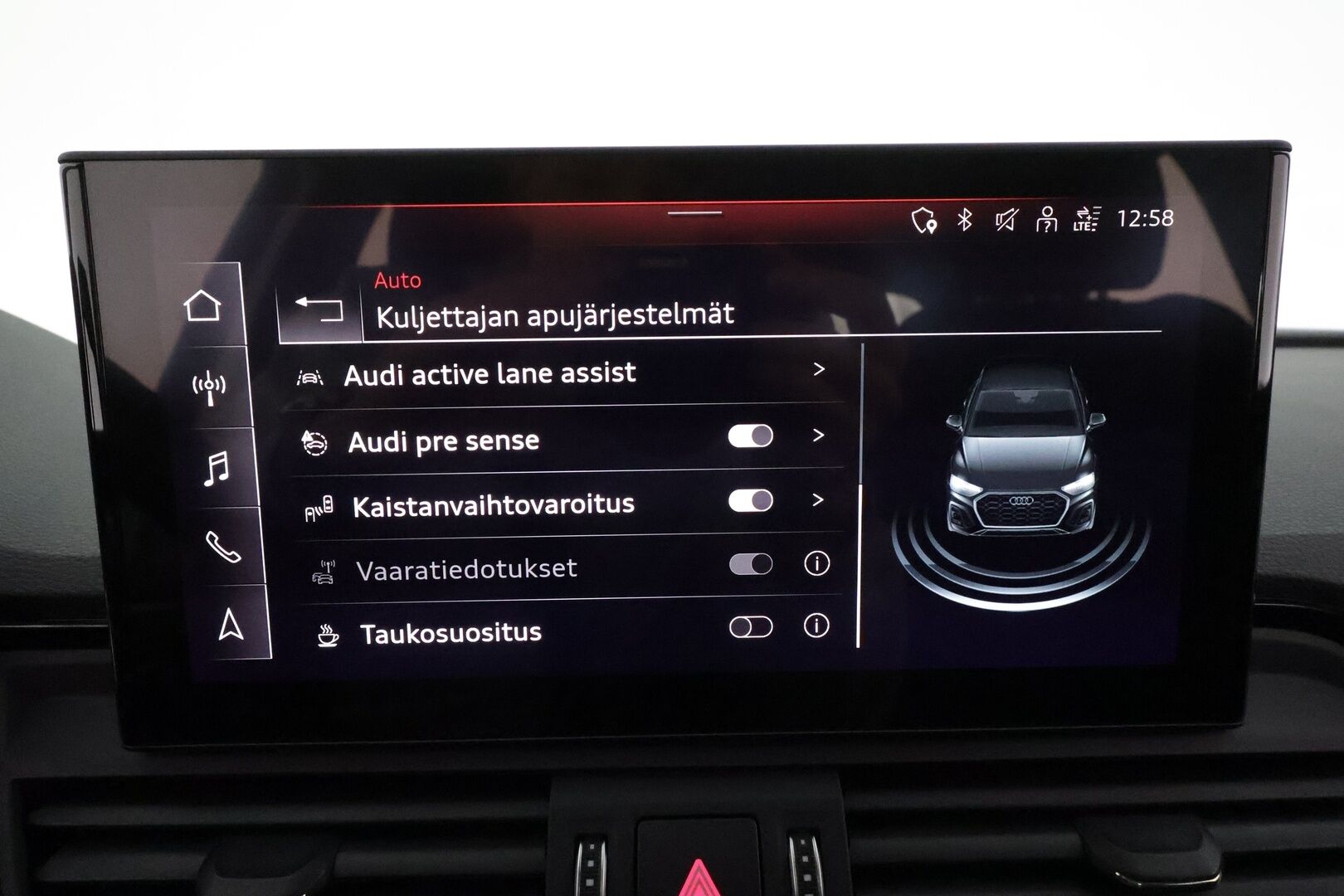 Audi Q5 2022 Business Advanced Launch Edition 40 TDI 150 kW MHEV quattro S tronic **Adapt.vakkari / Webasto / LED / Koukku** - 3,99 % KORKOTARJOUS TÄHÄN AUTOON 31.8. ASTI! - Suomi-auto / Kahdet renkaat aluvanteilla / Merkkihuollettu / Sporttipenkit / P.kamera / Ratin lämmitin