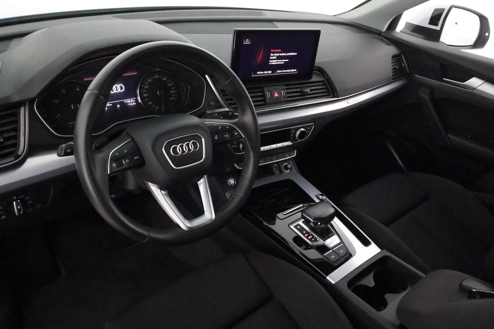 Audi Q5 2022 Business Advanced Launch Edition 40 TDI 150 kW MHEV quattro S tronic **Adapt.vakkari / Webasto / LED / Koukku** - 3,99 % KORKOTARJOUS TÄHÄN AUTOON 31.8. ASTI! - Suomi-auto / Kahdet renkaat aluvanteilla / Merkkihuollettu / Sporttipenkit / P.kamera / Ratin lämmitin