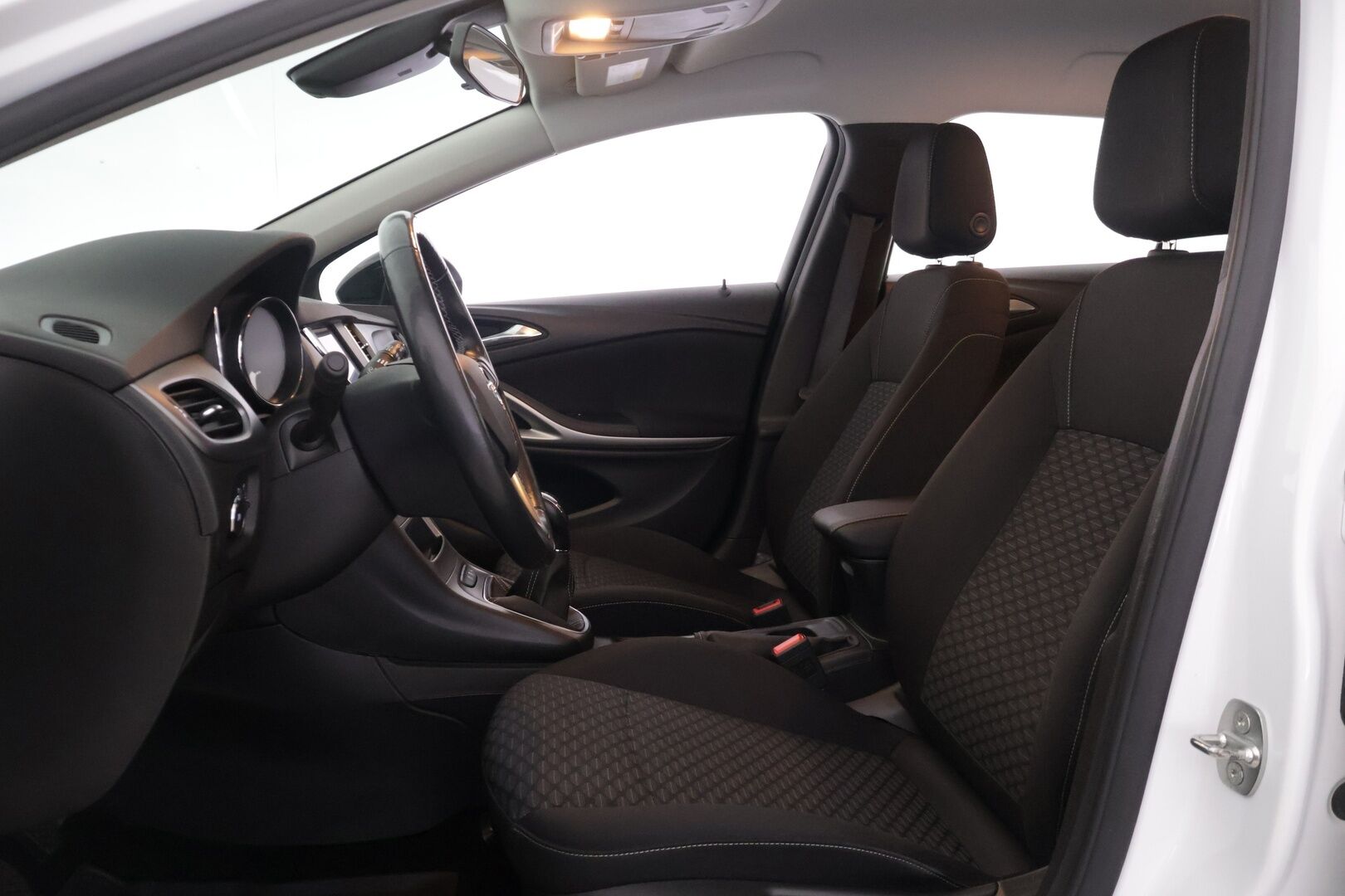 Opel Astra 2021 Sports Tourer Classic 110 Turbo - | Vakkari | P. Kamera | 2x renkaat | 