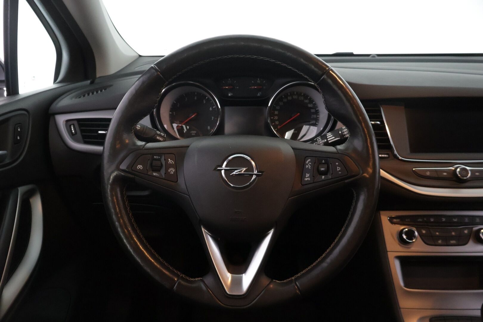 Opel Astra 2021 Sports Tourer Classic 110 Turbo - | Vakkari | P. Kamera | 2x renkaat | 