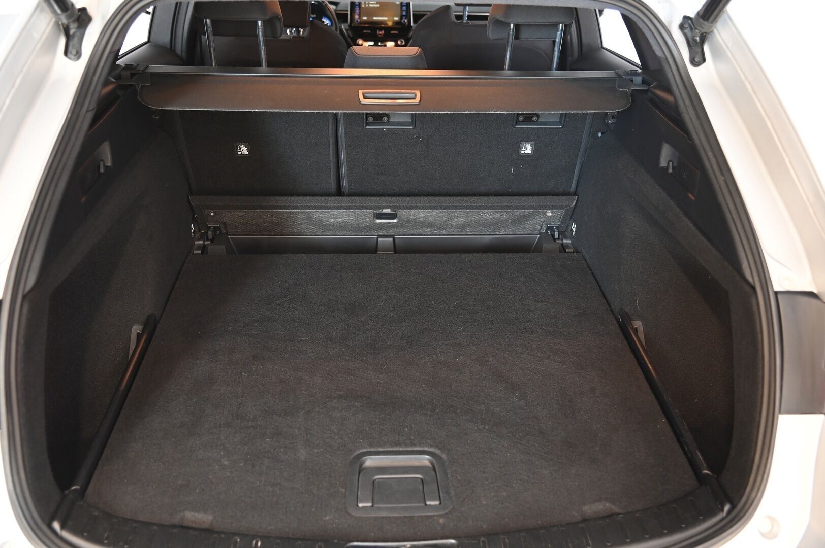 Toyota Corolla 2022 Touring Sports 1,8 Hybrid Active Edition - ACC | P-kamera | Navi | Lämmitettävä ohjauspyörä | 2x renkaat&vanteet | Merkkihuollettu | Suomi-auto