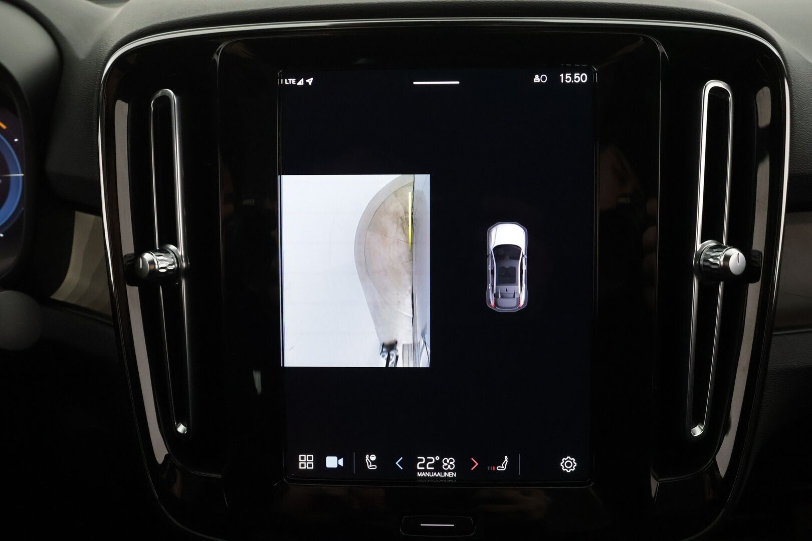 Volvo C40 2022 Recharge Twin Business Launch Edition aut * ILP / Koukku / ACC / Lasikatto / Pixel-LED / 360 / H&K * - Sportpenkki Muistilla / 1-om Suomi-auto / Kahdet renkaat aluvanteilla / Merkkihuollot