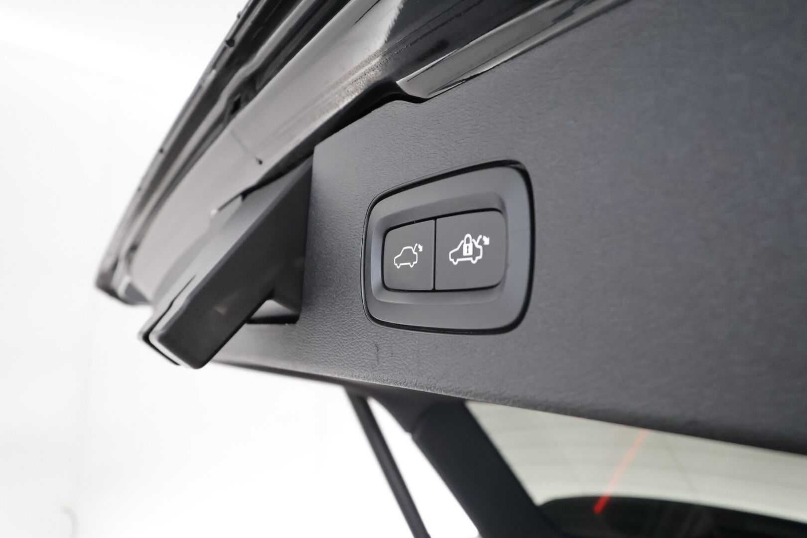 Volvo V60 2022 B3 MHEV Business Edition Aut. ** 1.Om Suomi-auto / Webasto / Koukku / Adapt. Vakkari / Muistipenkki / P. Tutka ** - Nahkasisusta / LED-valot / Kaistavahti / keylessGO / 2x renkaat