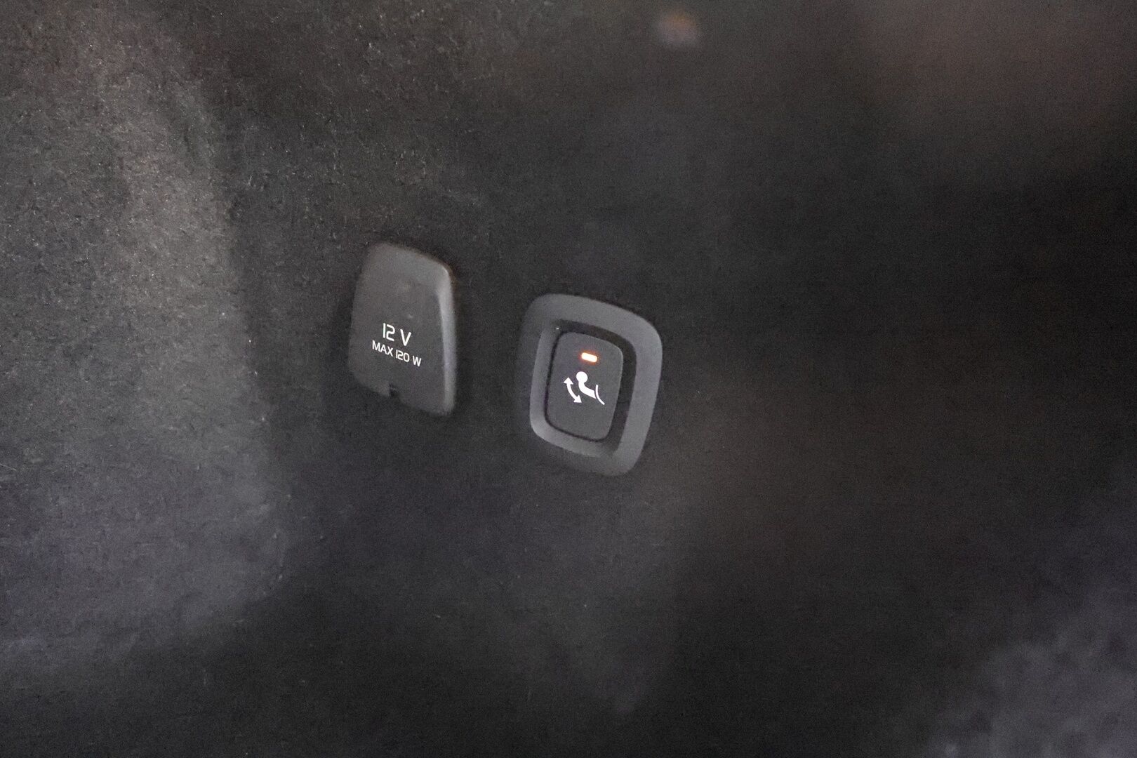 Volvo V60 2022 B3 MHEV Business Edition Aut. ** 1.Om Suomi-auto / Webasto / Koukku / Adapt. Vakkari / Muistipenkki / P. Tutka ** - Nahkasisusta / LED-valot / Kaistavahti / keylessGO / 2x renkaat