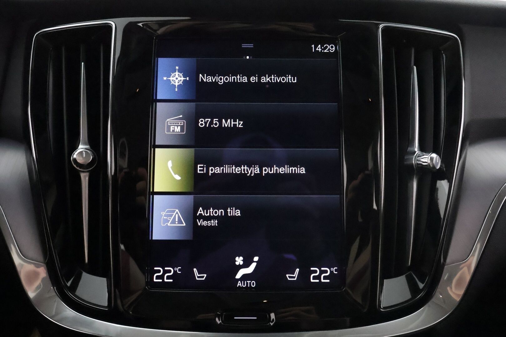 Volvo V60 2022 B3 MHEV Business Edition Aut. ** 1.Om Suomi-auto / Webasto / Koukku / Adapt. Vakkari / Muistipenkki / P. Tutka ** - Nahkasisusta / LED-valot / Kaistavahti / keylessGO / 2x renkaat