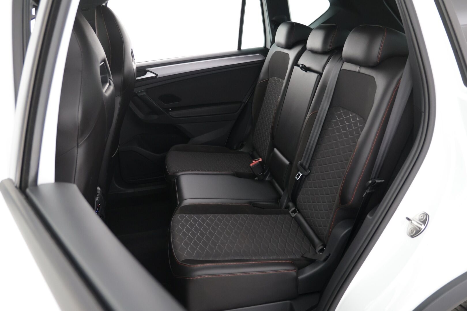 Seat Tarraco 2022 1,4 PHEV 245 e-Hybrid FR Launch Edition DSG - | Acc | Sporrtipenkit muistilla | Upea maasturi|