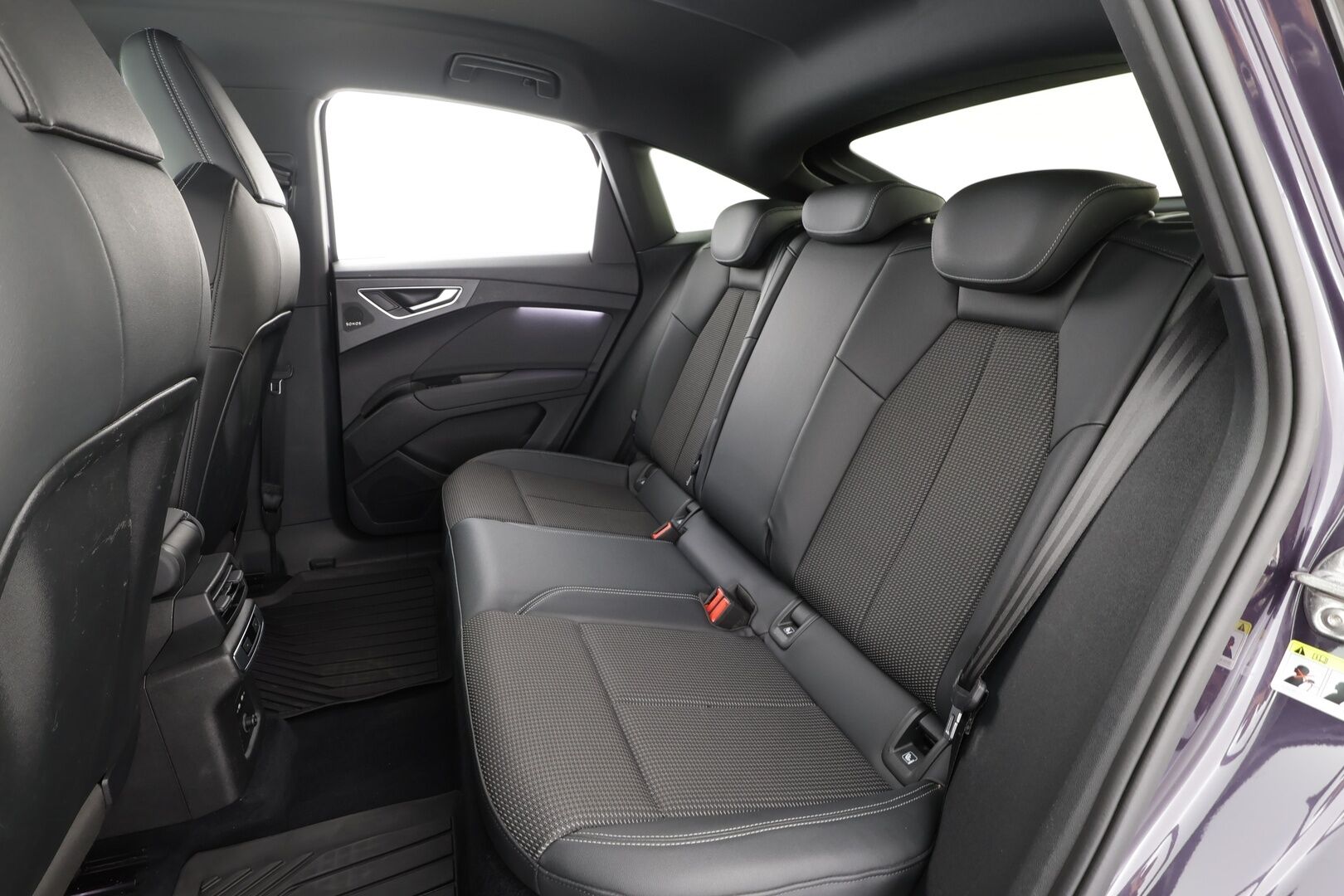 Audi Q4 e-tron 2022 Progress S line 50 e-tron quattro Sportback - | ACC | ILP | SONOS | 2x S-line | Koukku | Puolinahat | Sporttipenkit | Matrix | P.kamera | Navi | Keyless | 1-om suomiauto | Merkkihuollot | ALV | 
