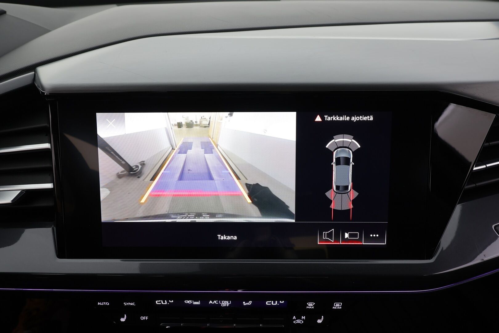Audi Q4 e-tron 2022 Progress S line 50 e-tron quattro Sportback - | ACC | ILP | SONOS | 2x S-line | Koukku | Puolinahat | Sporttipenkit | Matrix | P.kamera | Navi | Keyless | 1-om suomiauto | Merkkihuollot | ALV | 