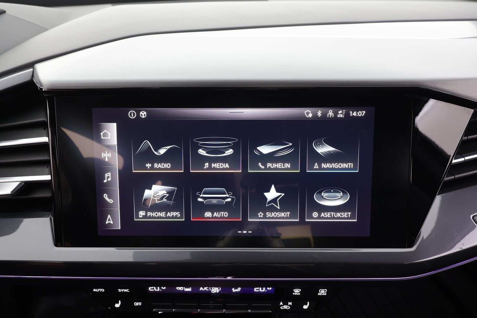 Audi Q4 e-tron 2022 Progress S line 50 e-tron quattro Sportback - | ACC | ILP | SONOS | 2x S-line | Koukku | Puolinahat | Sporttipenkit | Matrix | P.kamera | Navi | Keyless | 1-om suomiauto | Merkkihuollot | ALV | 