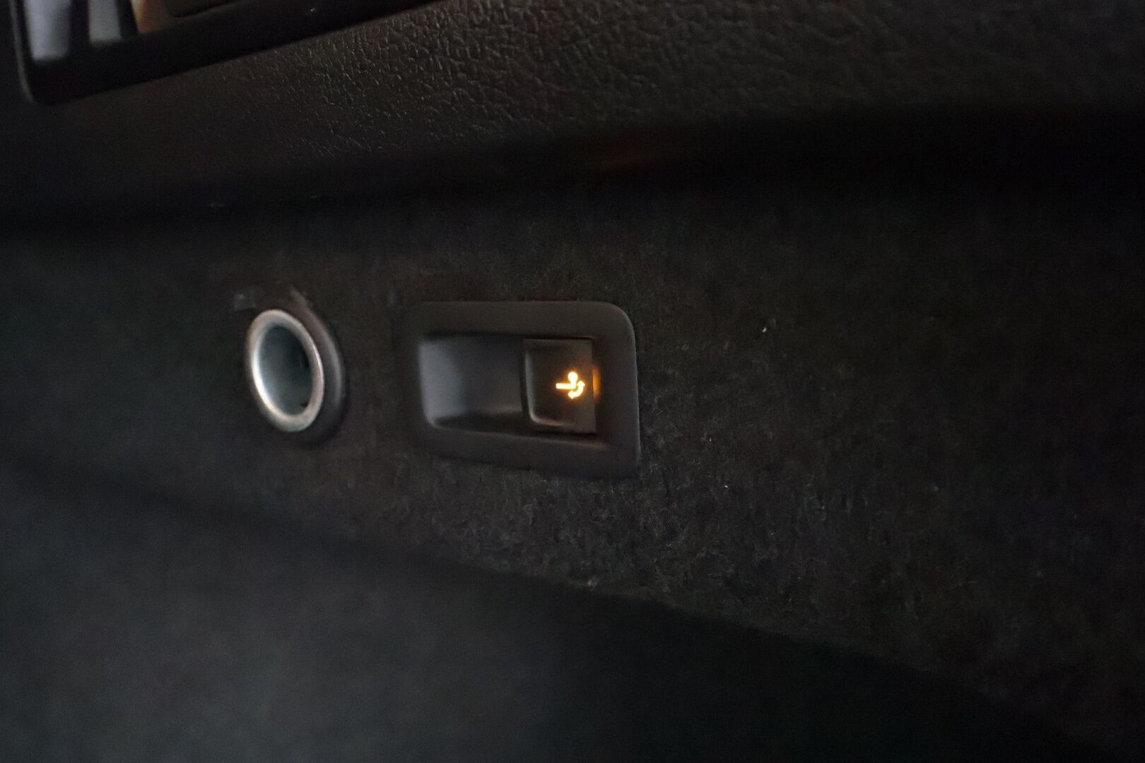 Volkswagen Passat 2022 Variant Comfort Business 1,5 TSI EVO 110 kW DSG * Webasto / Koukku / ACC / LED / P.tutkat / Kaistavahti * - 1-om Suomi-auto / Kahdet renkaat aluvanteilla