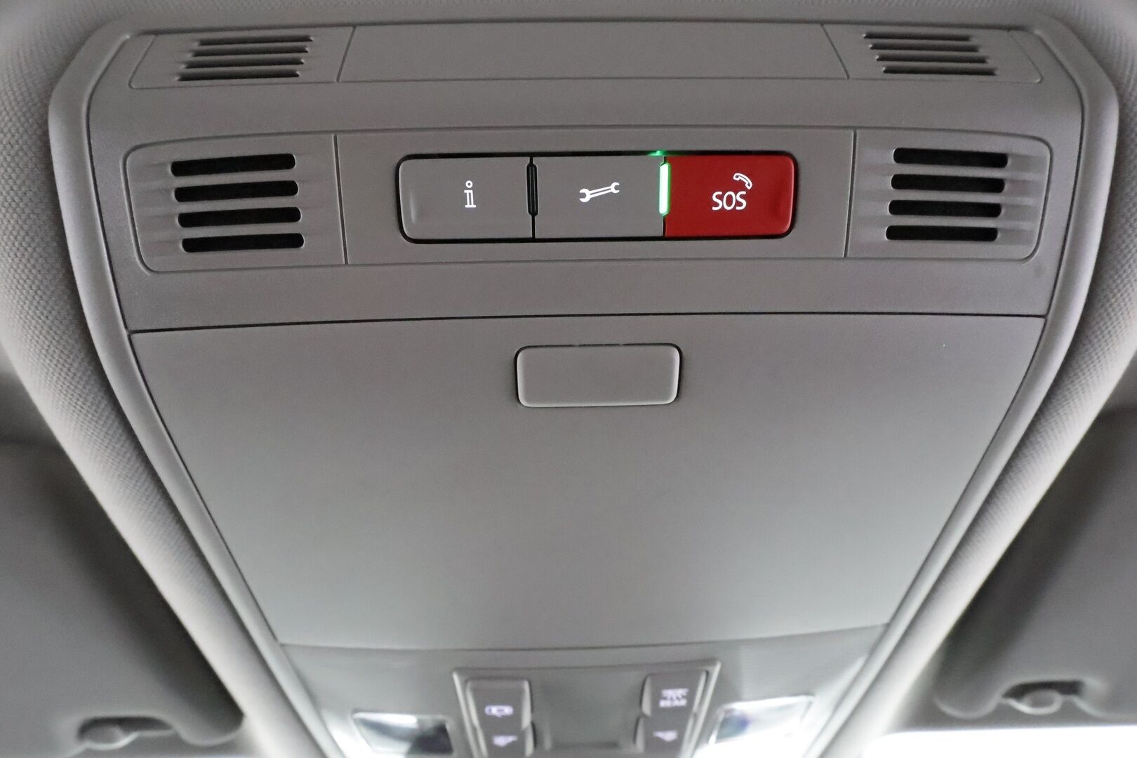 Volkswagen Passat 2022 Variant Comfort Business 1,5 TSI EVO 110 kW DSG * Webasto / Koukku / ACC / LED / P.tutkat / Kaistavahti * - 1-om Suomi-auto / Kahdet renkaat aluvanteilla