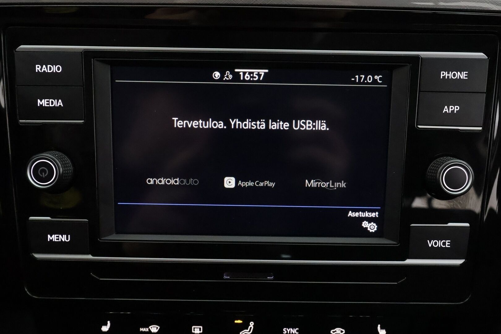 Volkswagen Passat 2022 Variant Comfort Business 1,5 TSI EVO 110 kW DSG * Webasto / Koukku / ACC / LED / P.tutkat / Kaistavahti * - 1-om Suomi-auto / Kahdet renkaat aluvanteilla