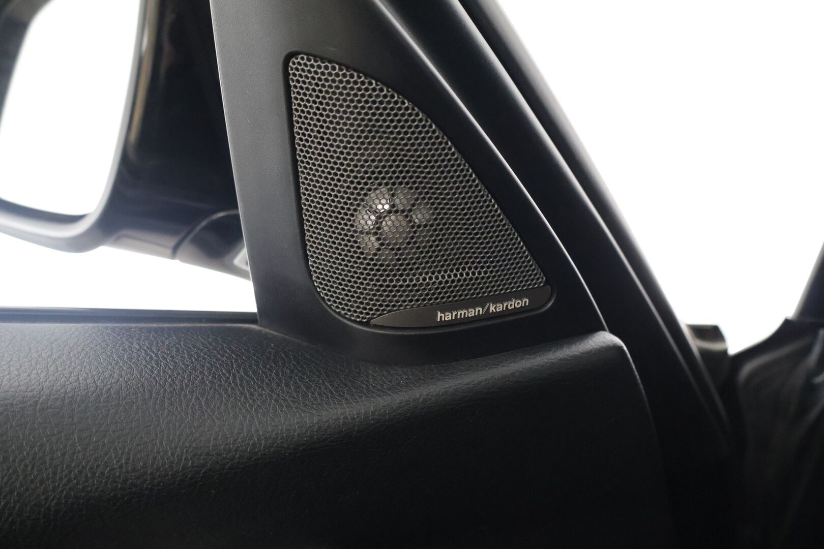 BMW 330 2018 F30 Sedan 330e A Business M-Sport *YritysOutlet - Myydään vain yrityksille* *HUD / ACC / Prof navi / H&K* - *YritysOutlet - Myydään vain yrityksille* *Näyttävä / Hyvät varusteet / 2xrenkaat*