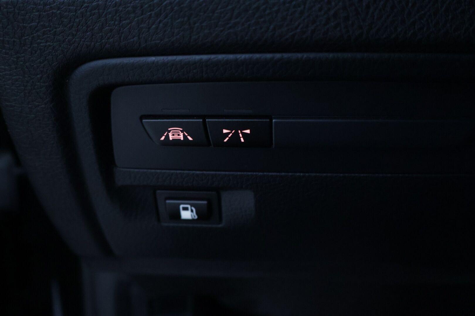 BMW 330 2018 F30 Sedan 330e A Business M-Sport *YritysOutlet - Myydään vain yrityksille* *HUD / ACC / Prof navi / H&K* - *YritysOutlet - Myydään vain yrityksille* *Näyttävä / Hyvät varusteet / 2xrenkaat*