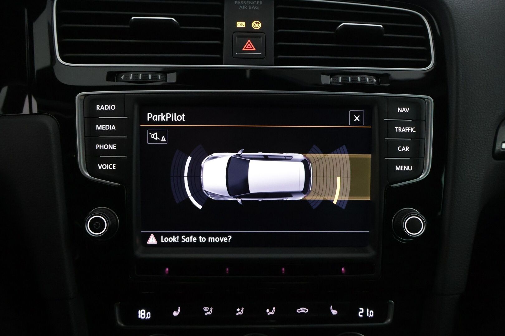 Volkswagen GOLF 2015 R TSI 221 kW (300 hv) BlueMotion Technology 4MOTION DSG-automaatti * Nahkasisusta / Vakkari / Navi / Bluetooth / Ambient Valot * -  * HG performancen ego-x putkisto / Nahka / Vossen / 2x Renkaat *