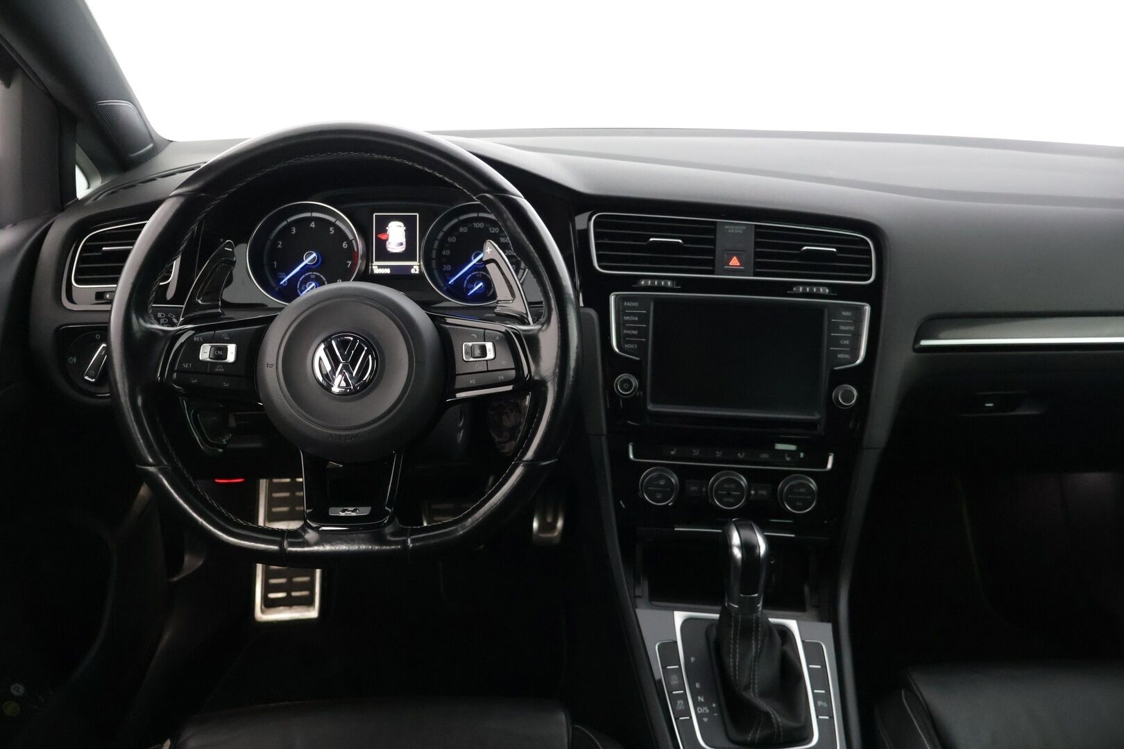 Volkswagen GOLF 2015 R TSI 221 kW (300 hv) BlueMotion Technology 4MOTION DSG-automaatti * Nahkasisusta / Vakkari / Navi / Bluetooth / Ambient Valot * -  * HG performancen ego-x putkisto / Nahka / Vossen / 2x Renkaat *