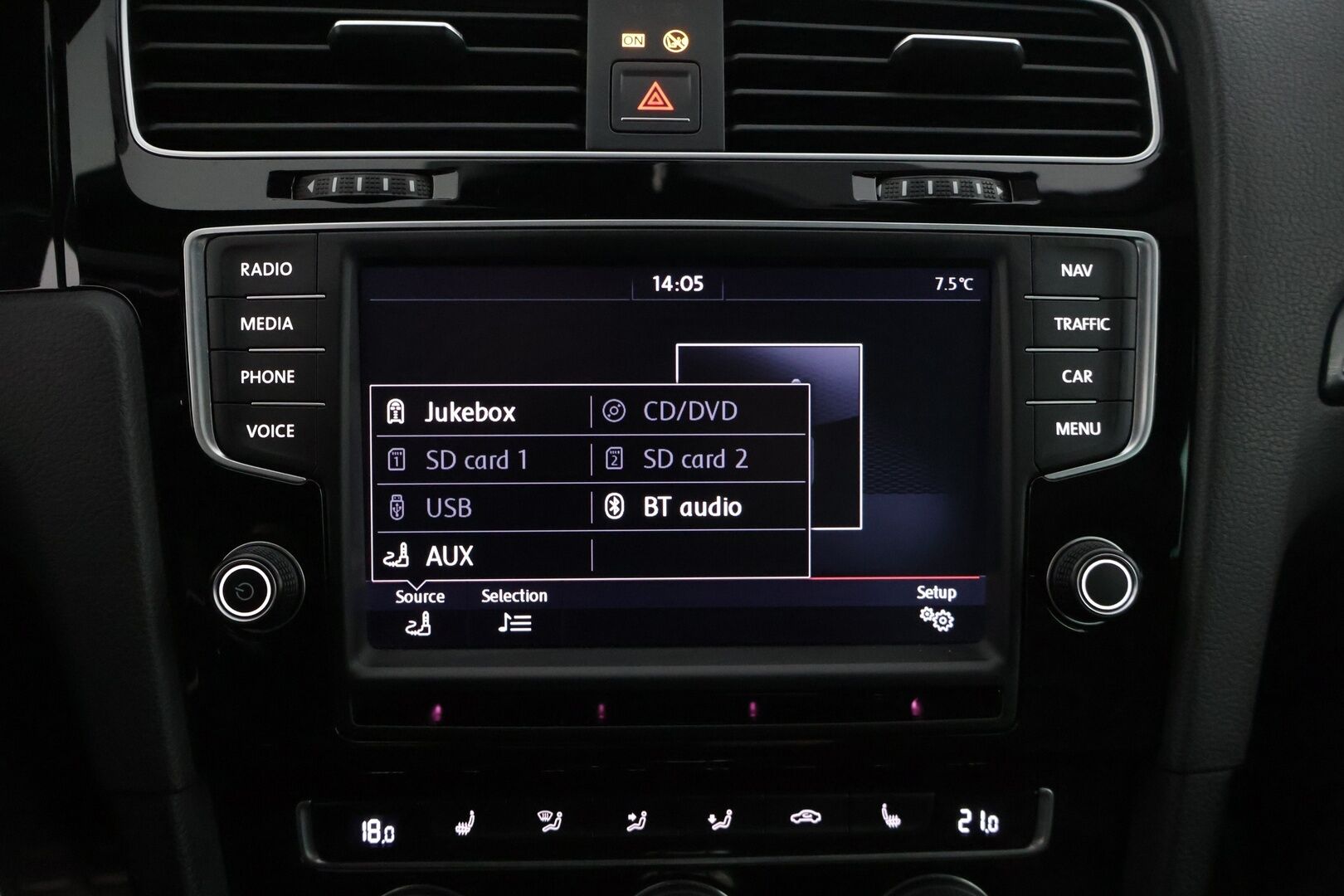 Volkswagen GOLF 2015 R TSI 221 kW (300 hv) BlueMotion Technology 4MOTION DSG-automaatti * Nahkasisusta / Vakkari / Navi / Bluetooth / Ambient Valot * -  * HG performancen ego-x putkisto / Nahka / Vossen / 2x Renkaat *