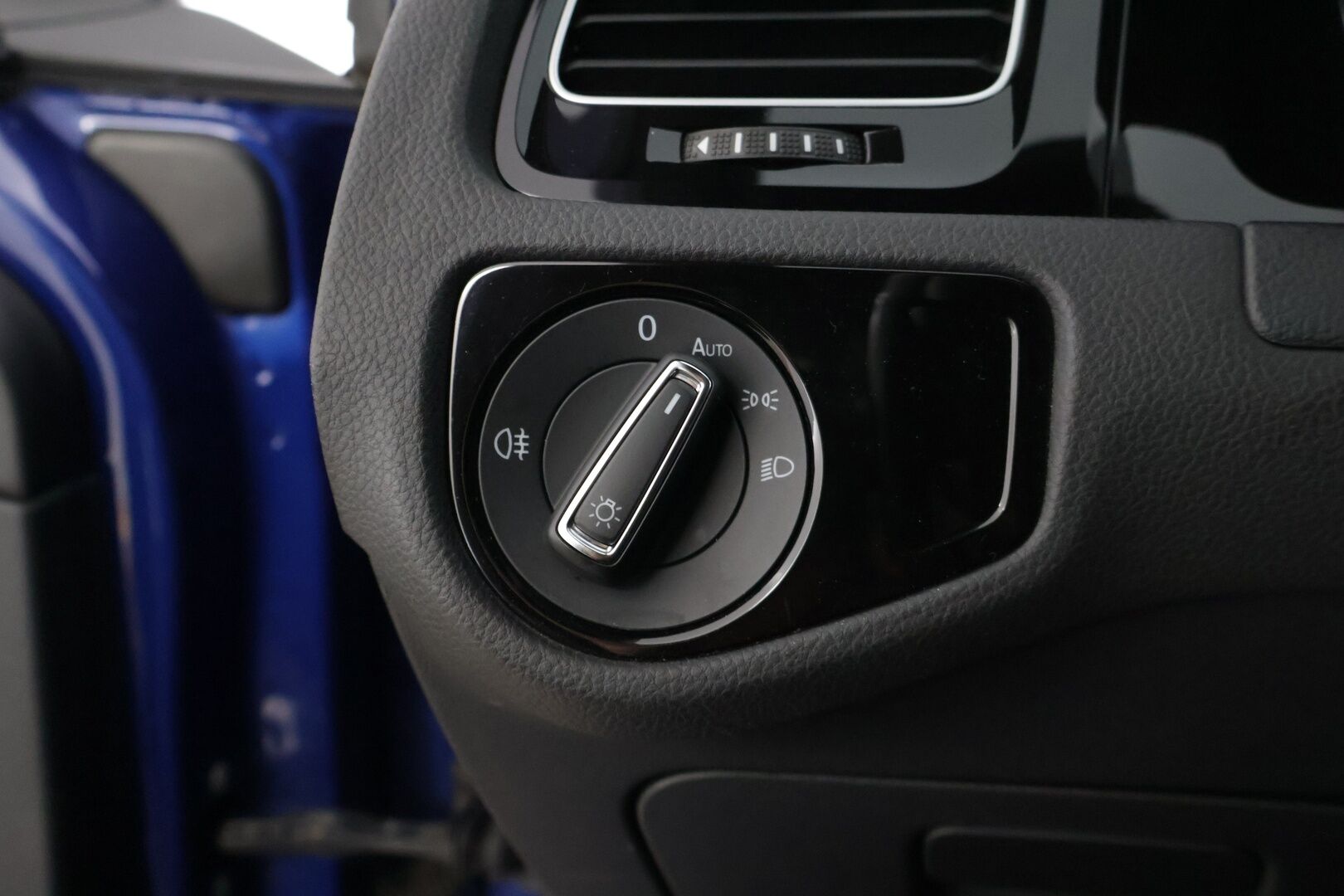 Volkswagen GOLF 2015 R TSI 221 kW (300 hv) BlueMotion Technology 4MOTION DSG-automaatti * Nahkasisusta / Vakkari / Navi / Bluetooth / Ambient Valot * -  * HG performancen ego-x putkisto / Nahka / Vossen / 2x Renkaat *