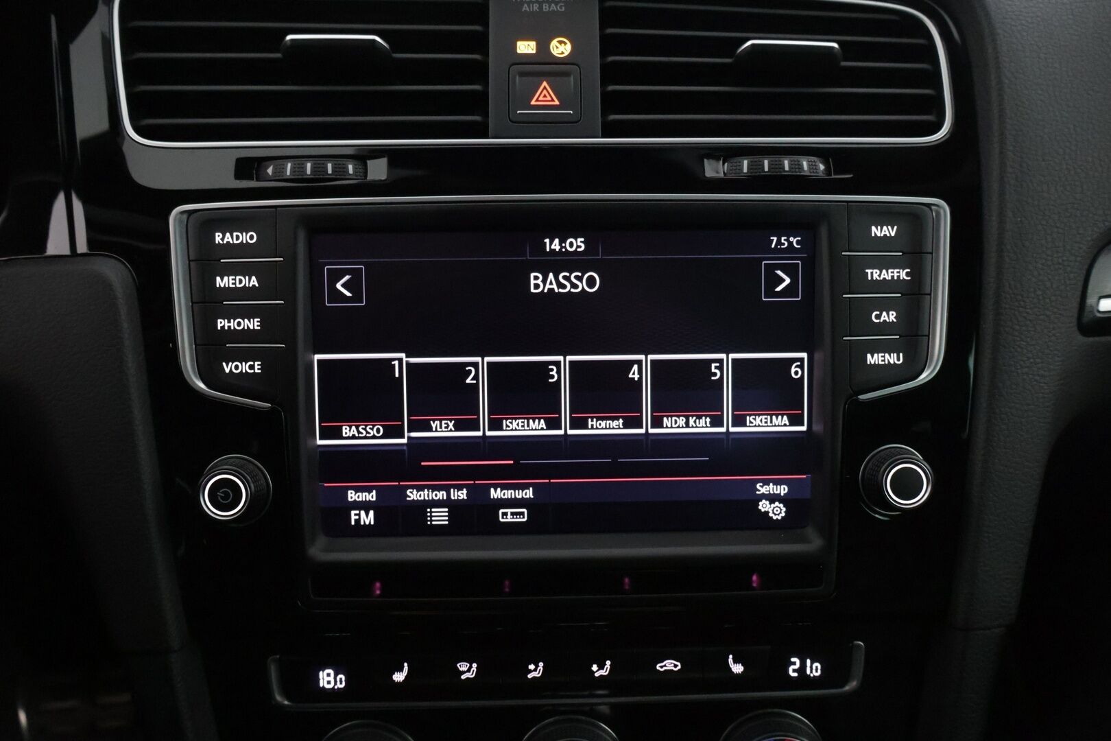 Volkswagen GOLF 2015 R TSI 221 kW (300 hv) BlueMotion Technology 4MOTION DSG-automaatti * Nahkasisusta / Vakkari / Navi / Bluetooth / Ambient Valot * -  * HG performancen ego-x putkisto / Nahka / Vossen / 2x Renkaat *