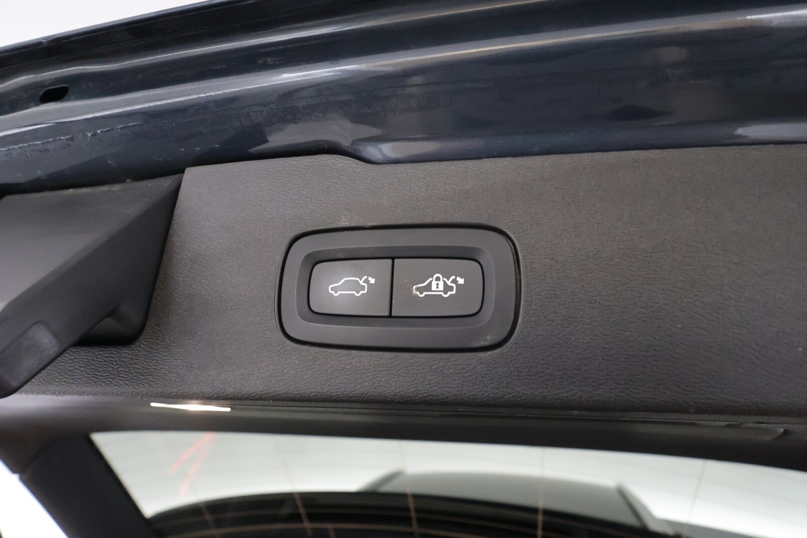 Volvo V60 2022 B4 D-MHEV Business Inscription Edition aut * ACC / P.kamera / Full LED / H&K / Muistipenkit / KeylessGo * - 1.Om Suomi-auto / Kahdet renkaat aluvanteilla / Merkkihuollettu