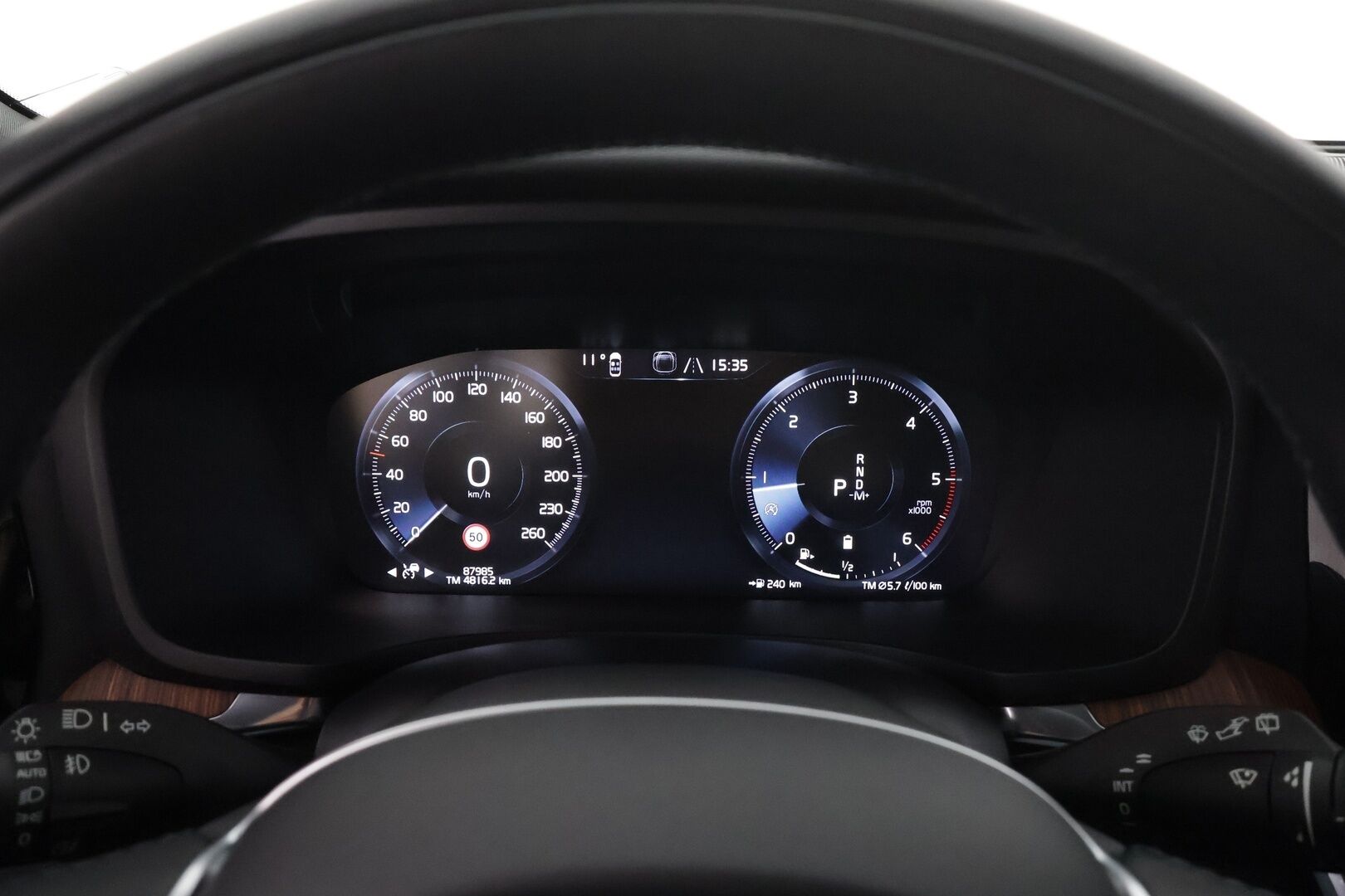 Volvo V60 2022 B4 D-MHEV Business Inscription Edition aut * ACC / P.kamera / Full LED / H&K / Muistipenkit / KeylessGo * - 1.Om Suomi-auto / Kahdet renkaat aluvanteilla / Merkkihuollettu