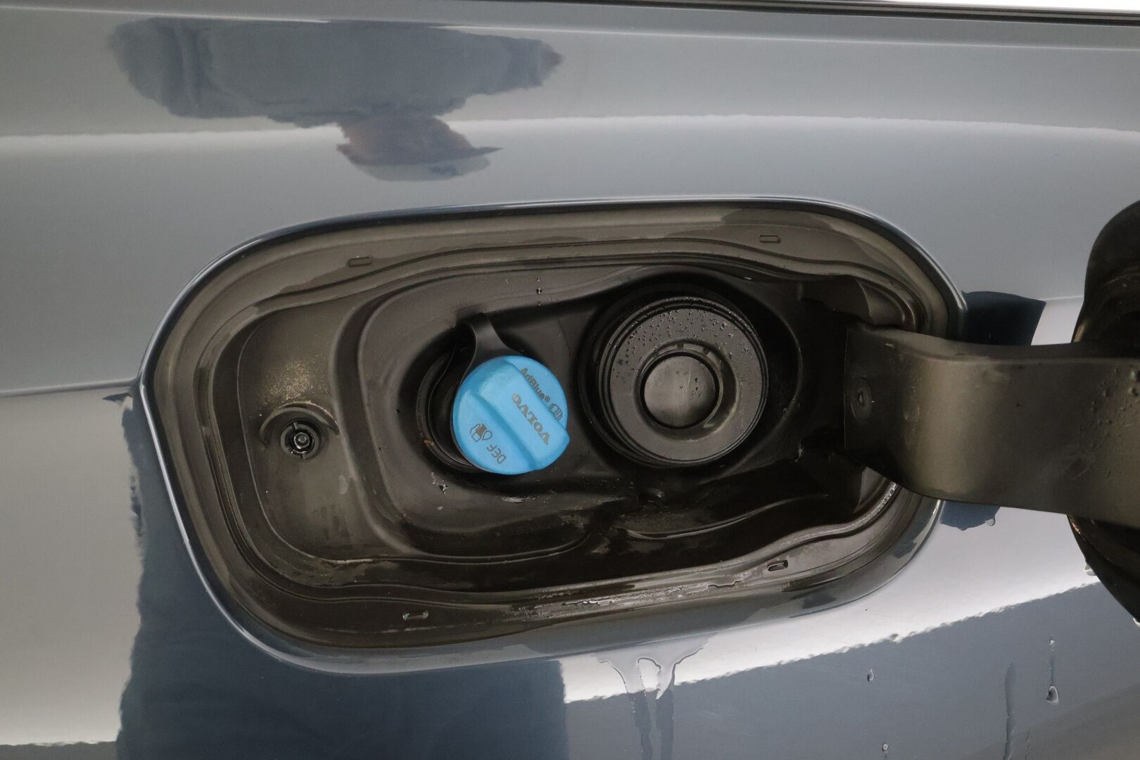 Volvo V60 2022 B4 D-MHEV Business Inscription Edition aut * ACC / P.kamera / Full LED / H&K / Muistipenkit / KeylessGo * - KATSO POIKKEUKSELLINEN HINTA! / 1.Om Suomi-auto / Kahdet renkaat aluvanteilla / Merkkihuollettu / Juuri huollettu / Alv - HULLUT AVAJAISHULINAT KORKOTARJOUS 3,29 %