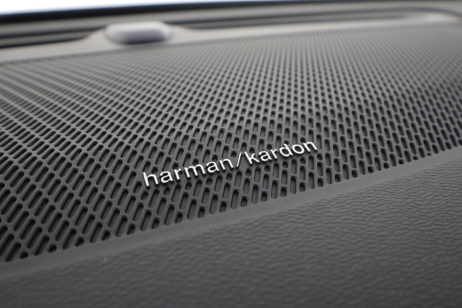 Volvo V60 2022 B4 D-MHEV Business Inscription Edition aut * ACC / P.kamera / Full LED / H&K / Muistipenkit / KeylessGo * - 1.Om Suomi-auto / Kahdet renkaat aluvanteilla / Merkkihuollettu / Juuri huollettu / Alv